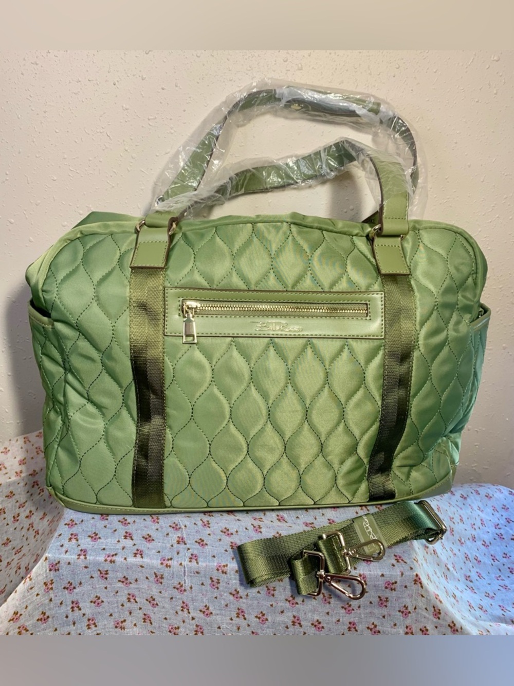 Quilted Green Travel Tote with Detachable Strap